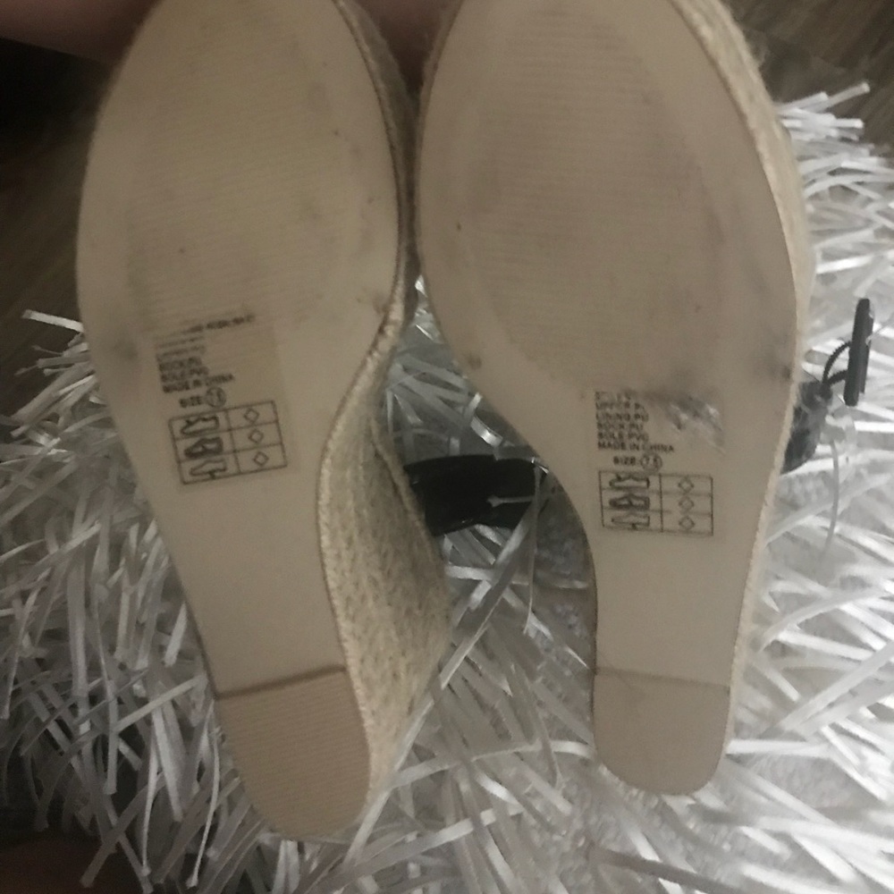 Heels - Picture 3 of 4
